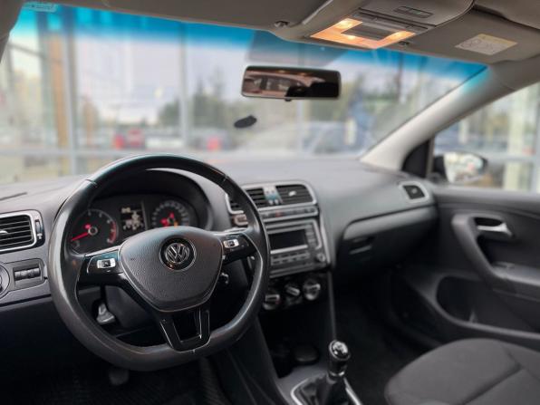 Volkswagen Polo V Рестайлинг с пробегом 2017 года, цена 800 000 рублей, 233075 км, седан, Автокод Объявления
