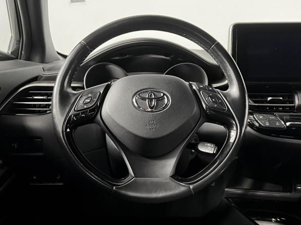 Toyota C-HR I с пробегом 2019 года, цена 2 289 900 рублей, 86653 км, внедорожник, Автокод Объявления