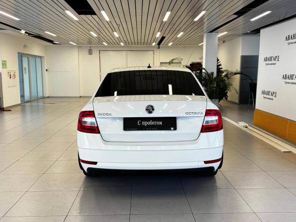 Skoda Octavia III (A7) Рестайлинг с пробегом 2018 года, цена 1 150 000 рублей, 206924 км, лифтбек, Автокод Объявления