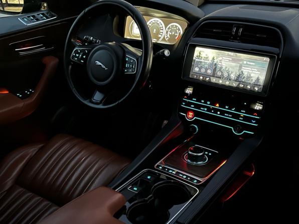 Jaguar F-Pace I с пробегом 2017 года, цена 2 190 000 рублей, 134601 км, внедорожник, Автокод Объявления