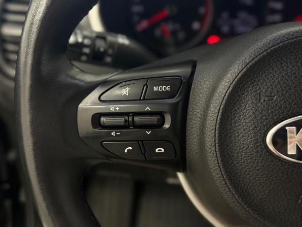 Kia Rio IV Рестайлинг с пробегом 2021 года, цена 1 610 000 рублей, 102800 км, седан, Автокод Объявления