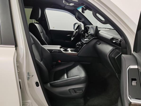 Toyota Land Cruiser 300 Series с пробегом 2022 года, цена 8 999 000 рублей, 104712 км, внедорожник, Автокод Объявления