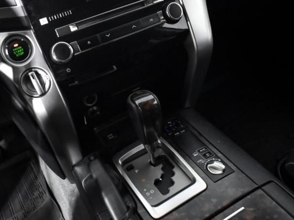 Toyota Land Cruiser 200 Series Рестайлинг 1 с пробегом 2013 года, цена 2 755 000 рублей, 303959 км, внедорожник, Автокод Объявления