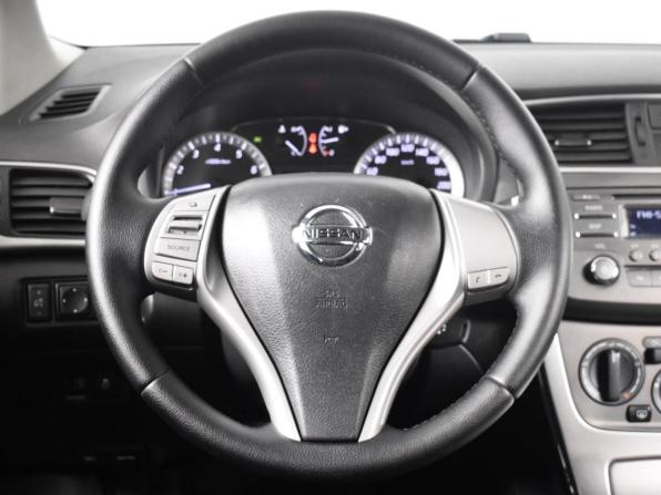 Nissan Tiida II с пробегом 2015 года, цена 999 900 рублей, 129871 км, хэтчбек, Автокод Объявления