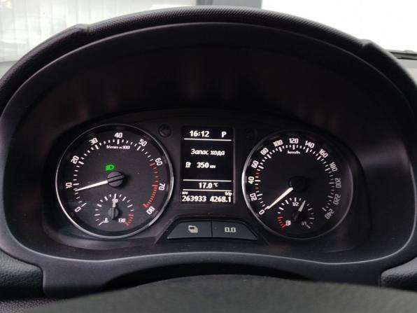 Skoda Fabia II Рестайлинг с пробегом 2012 года, цена 630 000 рублей, 263932 км, хэтчбек, Автокод Объявления