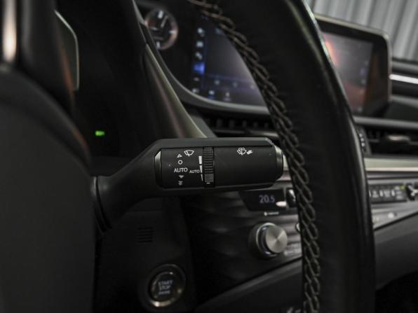 Lexus ES VII с пробегом 2020 года, цена 4 725 000 рублей, 58891 км, седан, Автокод Объявления