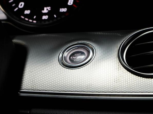 Mercedes-Benz E-Класс V (W213 S213 C238) с пробегом 2019 года, цена 2 963 050 рублей, 90946 км, седан, Автокод Объявления