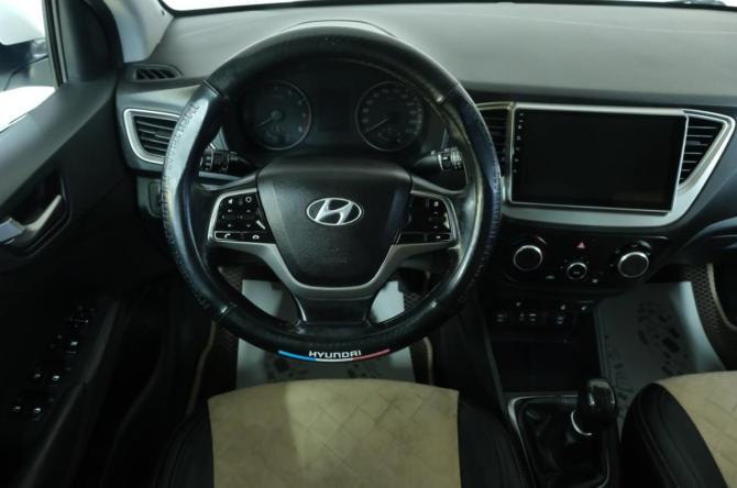 Hyundai Solaris II с пробегом 2017 года, цена 1 189 000 рублей, 236000 км, седан, Автокод Объявления