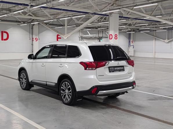 Mitsubishi Outlander III Рестайлинг 2 с пробегом 2015 года, цена 1 580 000 рублей, 181313 км, внедорожник, Автокод Объявления