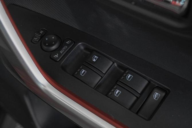 Toyota Raize I с пробегом 2021 года, цена 1 789 000 рублей, 52300 км, внедорожник, Автокод Объявления