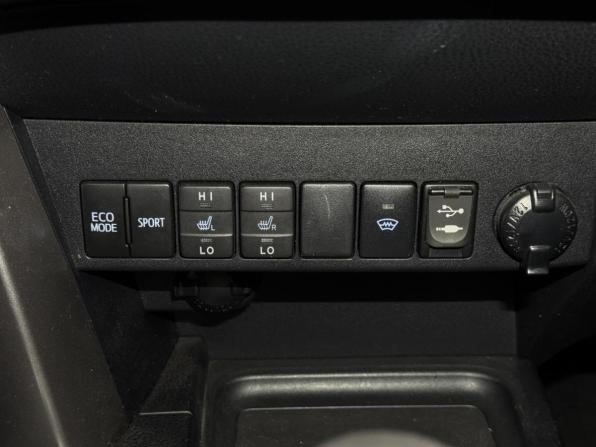 Toyota RAV4 IV (XA40) Рестайлинг с пробегом 2017 года, цена 2 699 000 рублей, 142211 км, внедорожник, Автокод Объявления