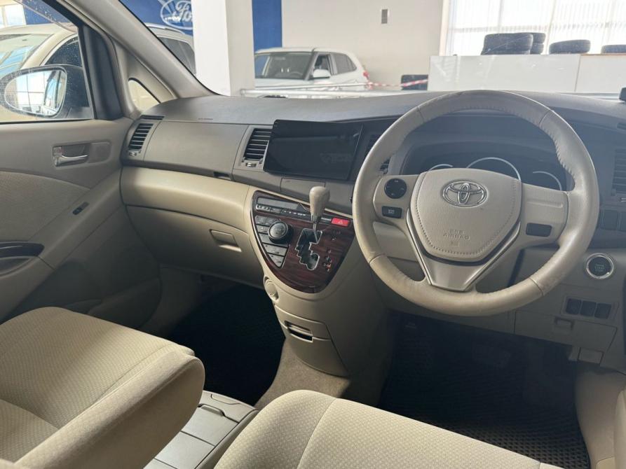 Toyota ISis I Рестайлинг Челябинск  - изображение 15