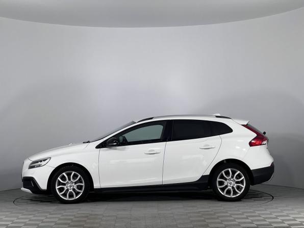Volvo V40 Cross Country I Рестайлинг с пробегом 2016 года, цена 1 500 000 рублей, 212582 км, хэтчбек, Автокод Объявления