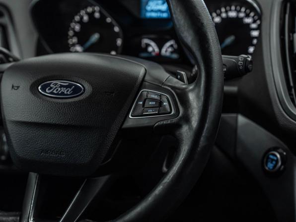 Ford Kuga II Рестайлинг с пробегом 2017 года, цена 1 730 000 рублей, 70620 км, внедорожник, Автокод Объявления