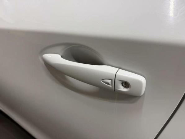 Nissan Tiida II с пробегом 2015 года, цена 977 000 рублей, 171000 км, хэтчбек, Автокод Объявления
