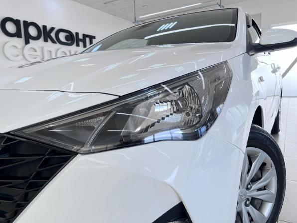 Hyundai Solaris II Рестайлинг с пробегом 2021 года, цена 1 699 000 рублей, 54345 км, седан, Автокод Объявления