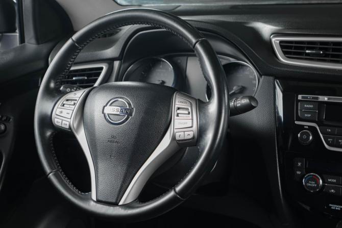 Nissan Qashqai II с пробегом 2018 года, цена 1 599 000 рублей, 155000 км, внедорожник, Автокод Объявления