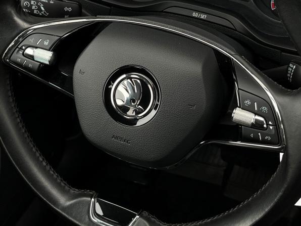 Skoda Karoq I с пробегом 2020 года, цена 2 192 800 рублей, 79163 км, внедорожник, Автокод Объявления