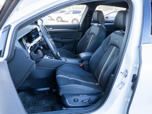 Volkswagen Golf VIII с пробегом 2024 года, цена 3 499 000 рублей, 9781 км, хэтчбек, Автокод Объявления