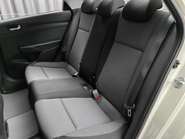 Hyundai Solaris II с пробегом 2019 года, цена 985 000 рублей, 240000 км, седан, Автокод Объявления