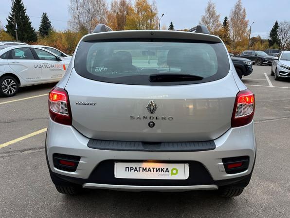 Renault Sandero II с пробегом 2017 года, цена 1 040 000 рублей, 104105 км, хэтчбек, Автокод Объявления