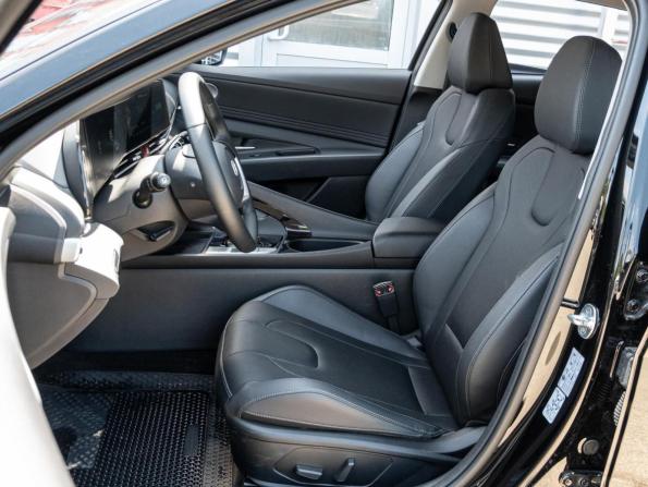Hyundai Elantra VII (CN7) Рестайлинг с пробегом 2023 года, цена 2 150 000 рублей, 41987 км, седан, Автокод Объявления