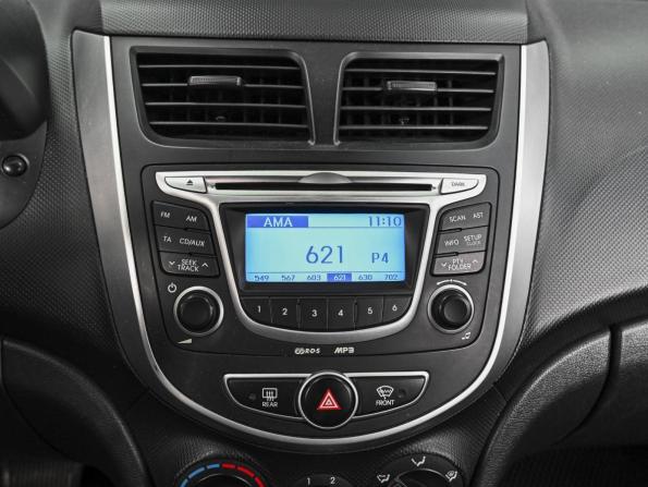 Hyundai Solaris I с пробегом 2012 года, цена 950 000 рублей, 118905 км, хэтчбек, Автокод Объявления