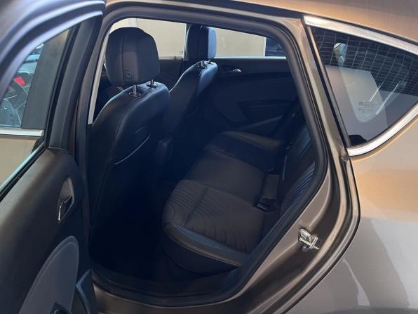 Opel Astra J Рестайлинг с пробегом 2013 года, цена 870 000 рублей, 98605 км, хэтчбек, Автокод Объявления