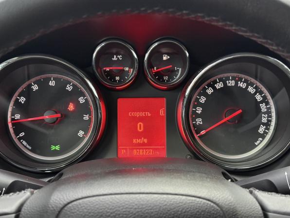 Opel Astra J Рестайлинг с пробегом 2012 года, цена 1 345 000 рублей, 28483 км, хэтчбек, Автокод Объявления