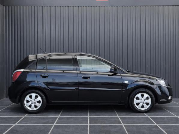 Kia Rio II Рестайлинг с пробегом 2011 года, цена 597 000 рублей, 215000 км, хэтчбек, Автокод Объявления