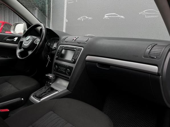 Skoda Octavia II (A5) Рестайлинг с пробегом 2012 года, цена 811 800 рублей, 205785 км, лифтбек, Автокод Объявления