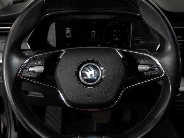 Skoda Octavia IV (A8) с пробегом 2021 года, цена 2 220 000 рублей, 126116 км, лифтбек, Автокод Объявления