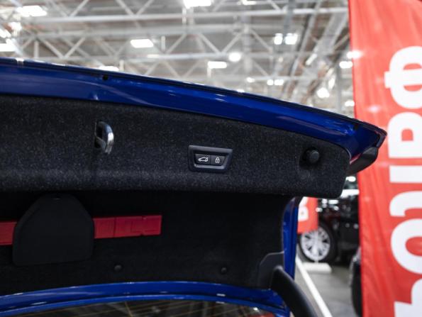 BMW 3 серии VII (G2x) с пробегом 2018 года, цена 3 649 000 рублей, 153000 км, седан, Автокод Объявления