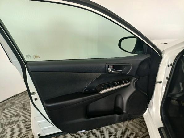 Toyota Camry VII (XV50) Рестайлинг с пробегом 2015 года, цена 1 649 000 рублей, 182000 км, седан, Автокод Объявления