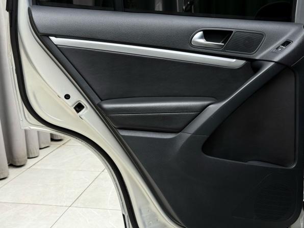 Volkswagen Tiguan I Рестайлинг с пробегом 2013 года, цена 1 799 000 рублей, 100049 км, внедорожник, Автокод Объявления
