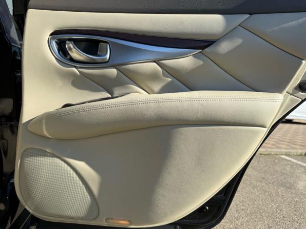 Infiniti Q70 I Рестайлинг с пробегом 2015 года, цена 1 395 000 рублей, 192769 км, седан, Автокод Объявления