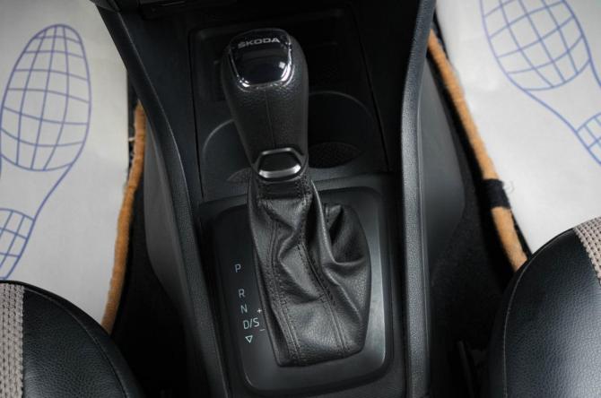 Skoda Rapid I Рестайлинг с пробегом 2018 года, цена 1 039 000 рублей, 219000 км, седан, Автокод Объявления
