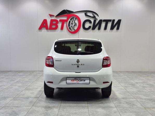 Renault Sandero II с пробегом 2015 года, цена 805 000 рублей, 94450 км, хэтчбек, Автокод Объявления