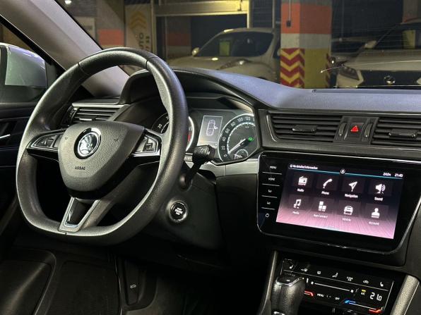 Skoda Superb III Рестайлинг с пробегом 2021 года, цена 2 500 000 рублей, 90403 км, лифтбек, Автокод Объявления