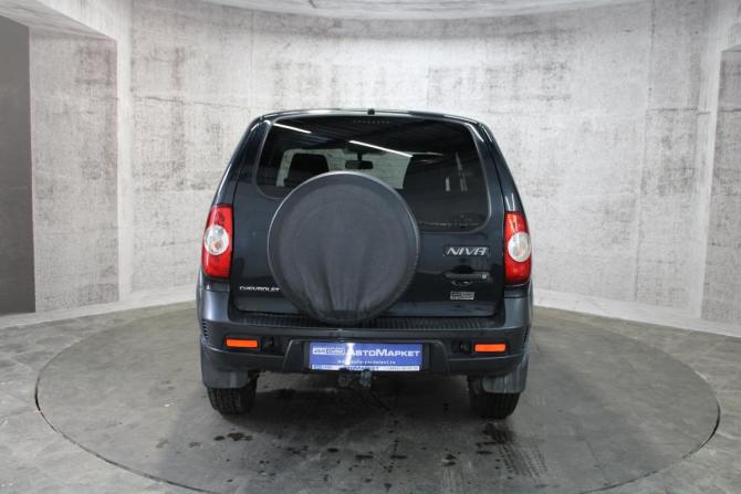Chevrolet Niva I Рестайлинг с пробегом 2018 года, цена 727 000 рублей, 113887 км, внедорожник, Автокод Объявления