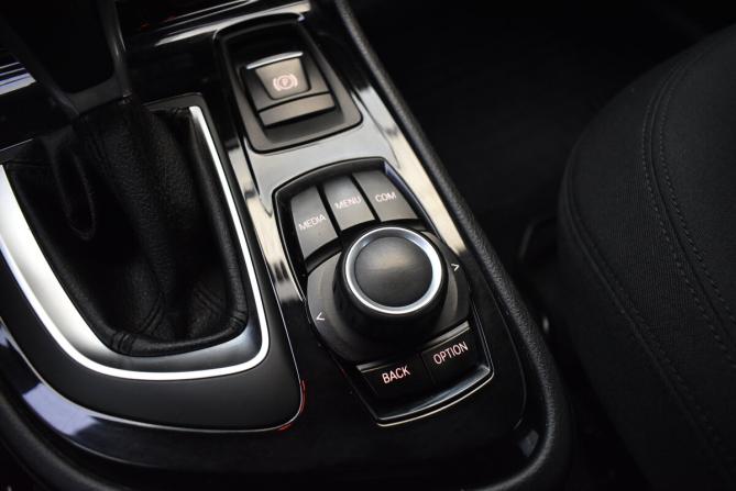 BMW 2 серии Active Tourer F45 с пробегом 2017 года, цена 1 045 000 рублей, 183693 км, минивэн, Автокод Объявления