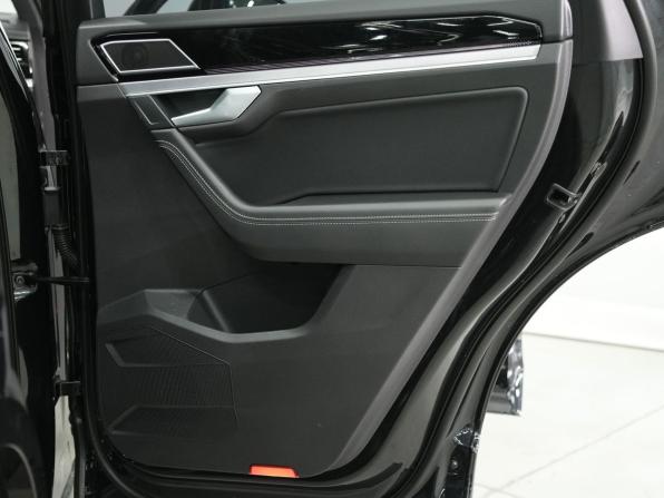 Volkswagen Touareg III с пробегом 2022 года, цена 8 840 000 рублей, 28700 км, внедорожник, Автокод Объявления