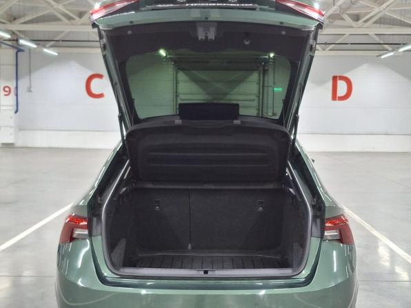 Skoda Octavia IV (A8) с пробегом 2021 года, цена 2 420 000 рублей, 91747 км, лифтбек, Автокод Объявления