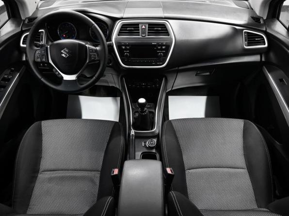 Suzuki SX4 II (S-Cross) с пробегом 2014 года, цена 795 000 рублей, 348782 км, хэтчбек, Автокод Объявления