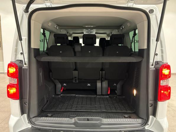 Peugeot Traveller I с пробегом 2019 года, цена 1 969 000 рублей, 136948 км, минивэн, Автокод Объявления