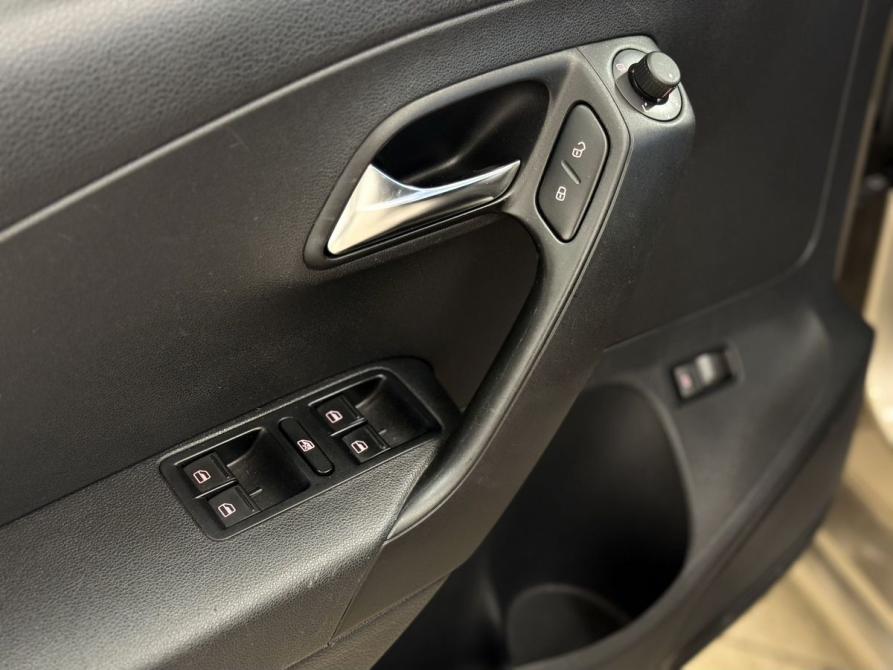 Volkswagen Polo V Рестайлинг Санкт-Петербург  - изображение 16