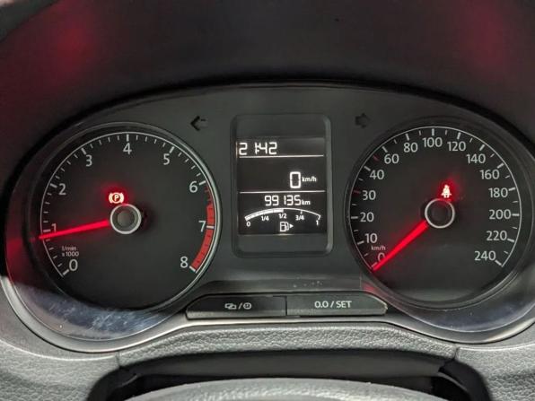 Volkswagen Polo V Рестайлинг с пробегом 2018 года, цена 995 000 рублей, 99150 км, седан, Автокод Объявления