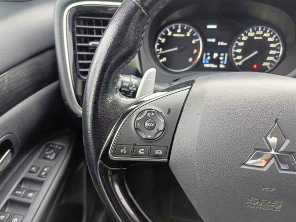 Mitsubishi Outlander III Рестайлинг 2 с пробегом 2016 года, цена 1 724 995 рублей, 235333 км, внедорожник, Автокод Объявления