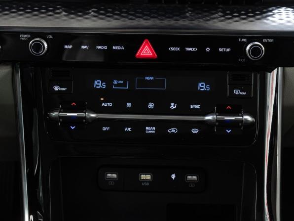 Kia Carnival IV с пробегом 2022 года, цена 4 899 000 рублей, 77169 км, минивэн, Автокод Объявления