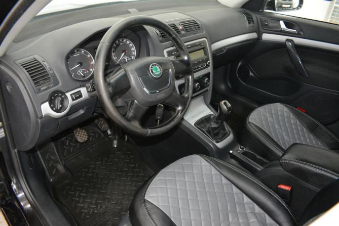 Skoda Octavia II (A5) Рестайлинг с пробегом 2012 года, цена 748 000 рублей, 199000 км, лифтбек, Автокод Объявления